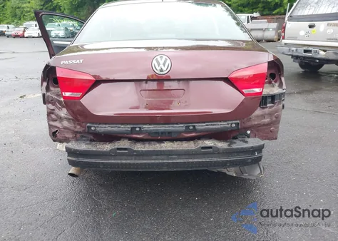 2013 Volkswagen Passat 2.5L S z USA, uszkodzony, nr VIN 1VWAP7A35DC067454